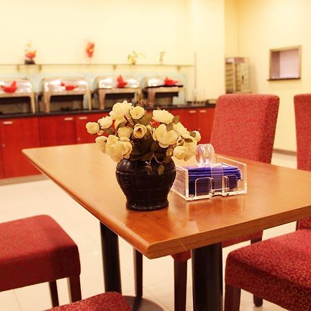 Hanting Hotel Shanghai South Railway Station Luoxiang Road Branch Buitenkant foto